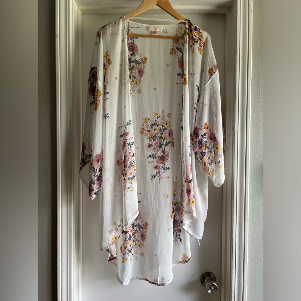 White Floral Women’s Kimono